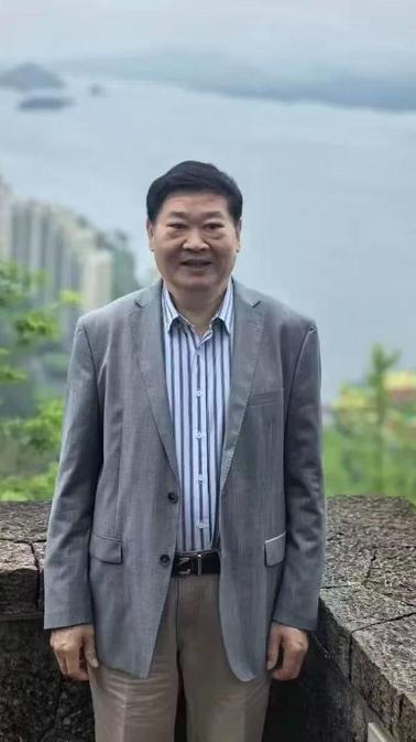 致力于培养具备实践能力和创新精神的技